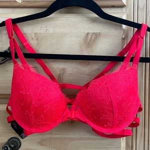 Victoria’s Secret Push-up lace detail bra w/ matching panty